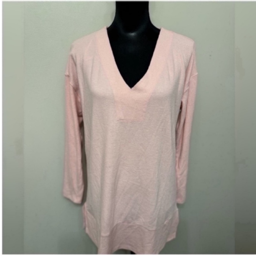 NWT Vince Camuto Women’s Pale Pink V-Neck Long Sleeve Sweater M